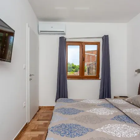 Villa By Guide Vrbnik (Primorje-Gorski Kotar)