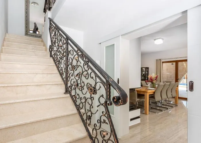 Vila By Guide