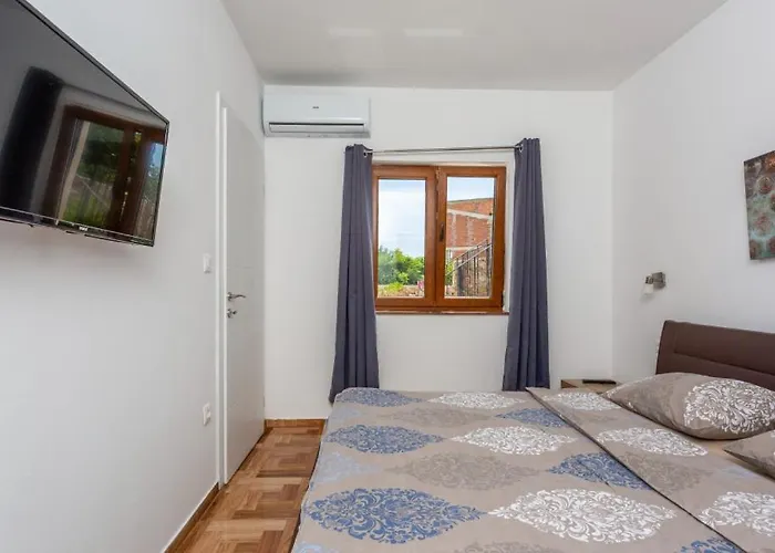 Vila By Guide *